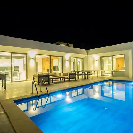 Pluto 1 - Planet Luxury *