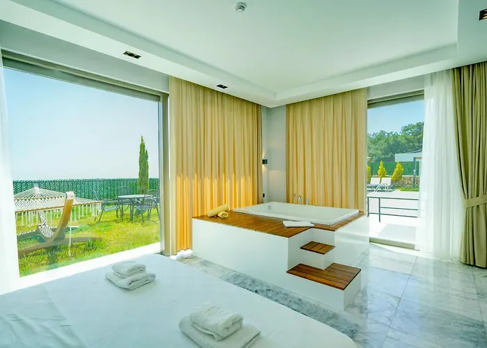 Pluto 1 - Planet Luxury * Islamlar (Mediterranean)