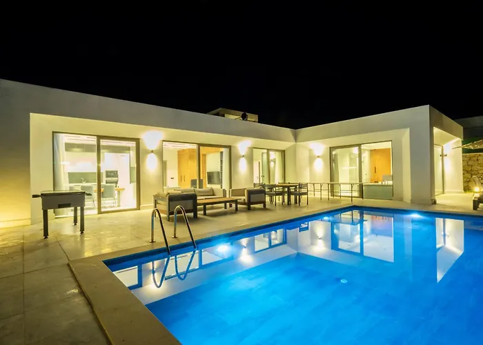 Pluto 1 - Planet Luxury *