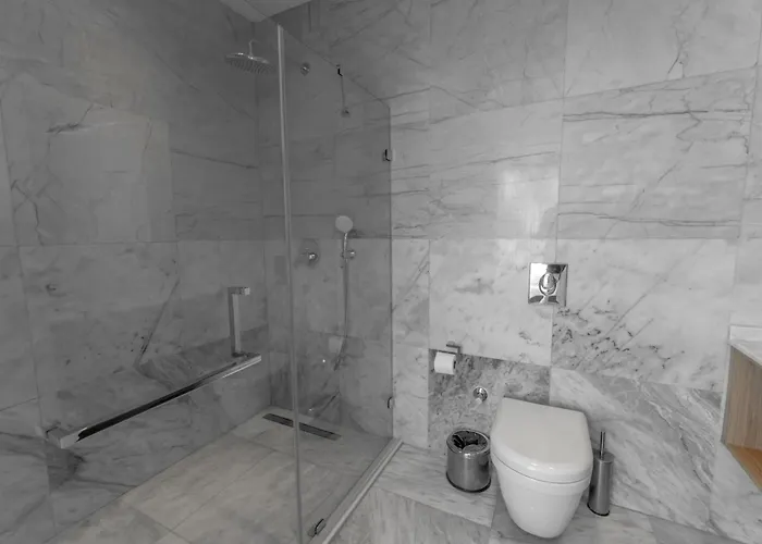 Pluto 1 - Planet Luxury Islamlar (Mediterranean)